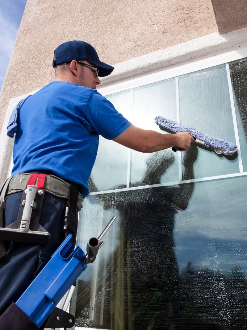 Innovis-nettoyae-vitres-professionnels